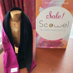 SCOWEL: Towel/scarf fitness accessory. Sweat&Mode